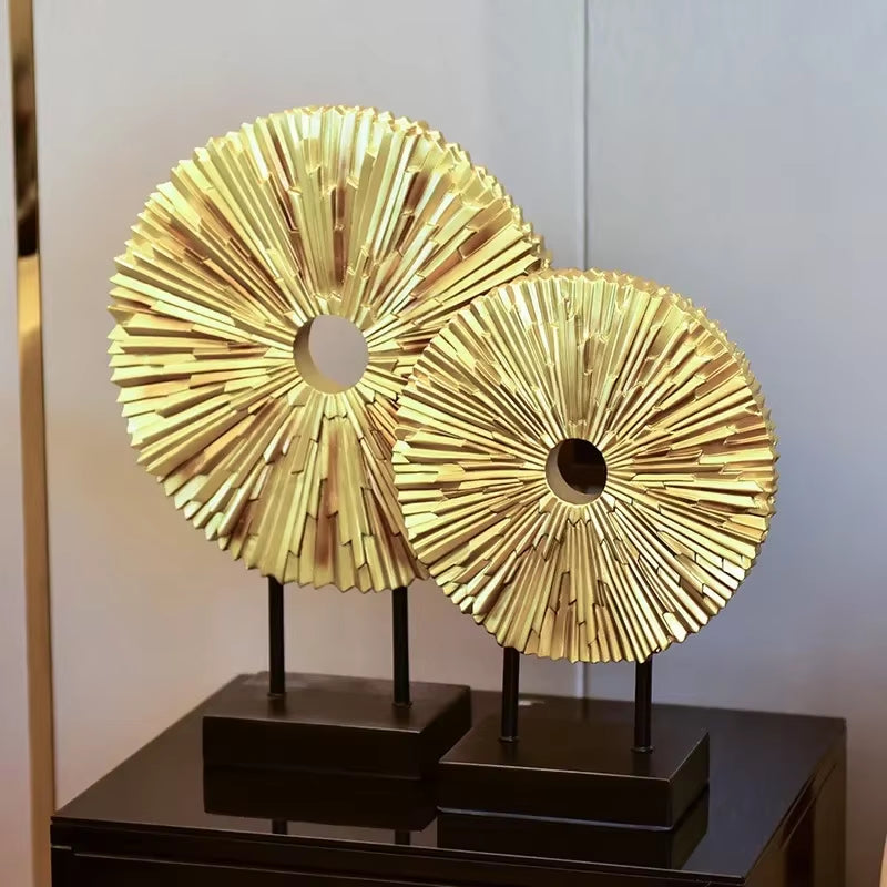 European Livingroom TV Cabinet Resin round Figurines Crafts Luxury Modern Gold Decoration for Home Furnishing Decoration